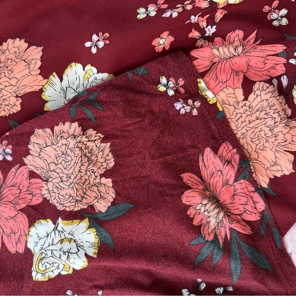 5 for $40 Loft Floral Top Blouse Size M - Picture 5 of 7